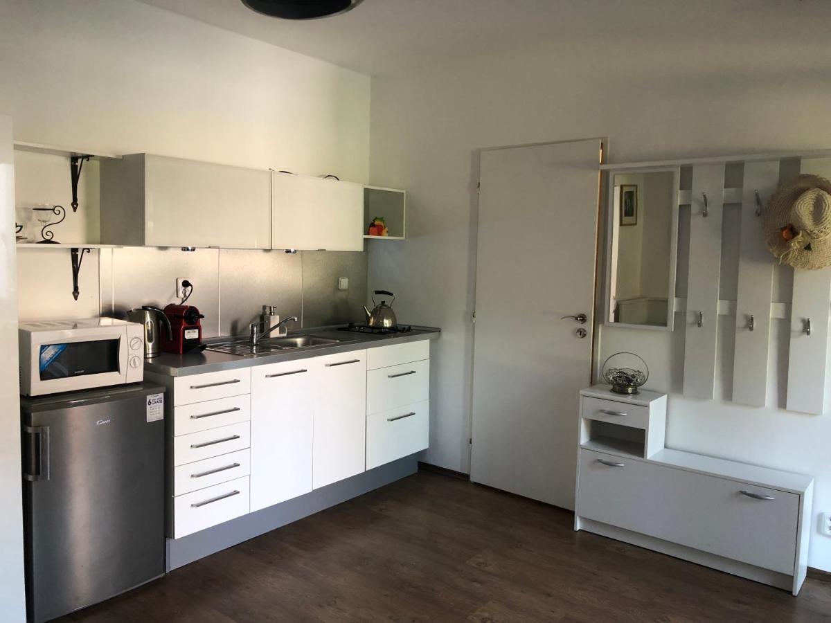 Apartman U Jezirka Velke Prilepy Buitenkant foto